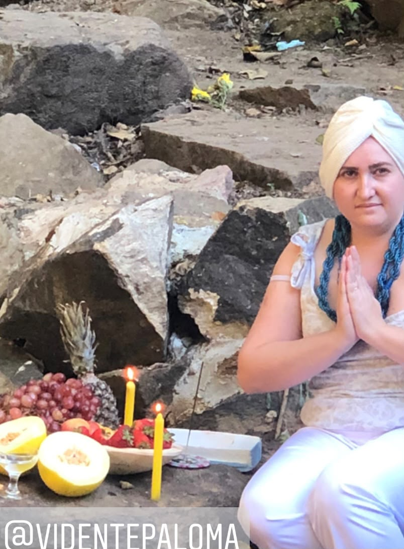 Paloma em ritual ao ar livre